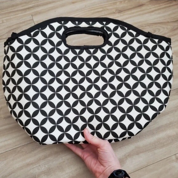 NEW Black & White Insulated Lunch Tote - Picture 3 of 9